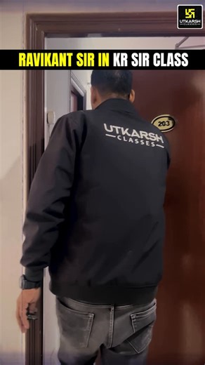 Utkarsh Online Tuitions on Instagram: "Ravikant sir raid in kr sir class🚨 . #utkarshonlinetuition #utkarshclasses #physicsteacher #rbse #boardexams"