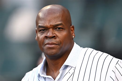 Frank Thomas rips White Sox after team left him off Black History Month post: 'Don't worry, I'm taking receipts!'