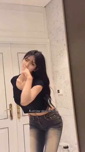 5.4K views · 1.6K reactions | Penghangat musim hujan dance ❤️❤️❤️#bandung #indonesia #model #modeling | Katrina Moncheli | Facebook