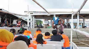 Love the Concepcion! 🏝️ Concepcion Island and its neighboring islets are known for white sand beaches, crystal-clear waters, and coral reefs, making them popular for snorkeling, diving, and island hopping. #LoveThePhilippines #LoveWesternVisayas #LoveConcepcion Disclaimer: No copyright infringement intended. We do not own the audio in this video. They belong to their rightful owners. | Jenry Tiwok Gan