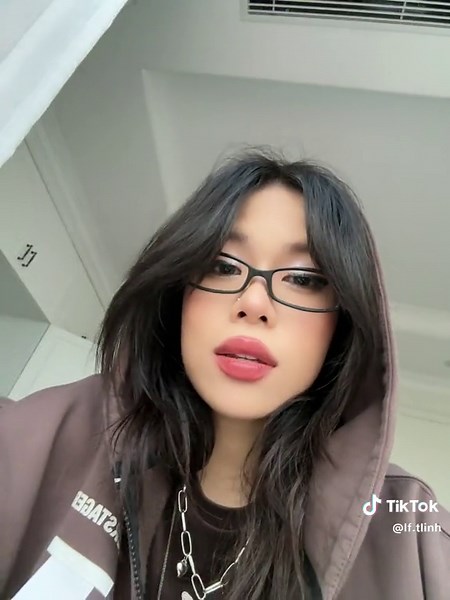 Crocodile Tissue: Exploring Themes of Loyalty and Regret