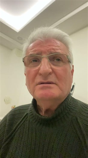 Boynu bükükler/ses