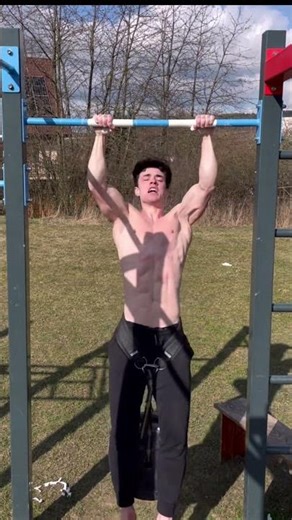 Weighted pull up +80kg almost 11 reps