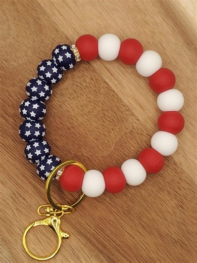 Patriotic Keychain | Stars & Stripes | Silicone Bead Wristlet Keychain | Beaded Keychain for Women | Handmade Gift | Gift for Her - Etsy
