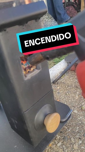 Cómo encender una chimenea de pellets correctamente