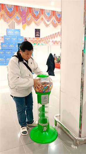 GUMBALL CANDY MACHINE CHANGE GOOD LOCATION #shorts