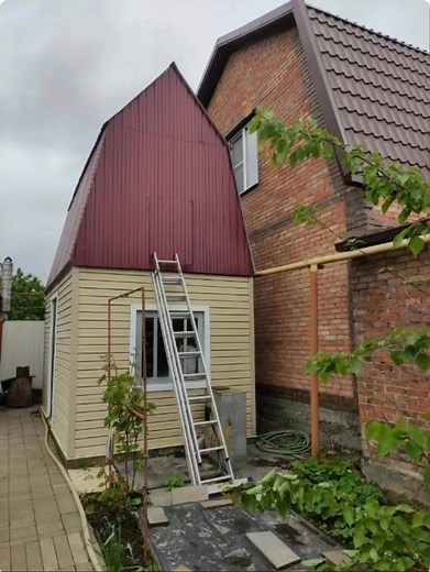 “When a neighbor built on our boundary…” 🏠🔥 His illegal extension even had a window staring right into our yard — so we fought back with a clever fix of our own. The photos of the result are priceless — see them in the comments 👇 | Worldwide Stars