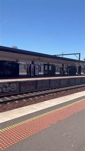 V/Line Train Arriving @ Footscray Station Melbourne Jan 2026