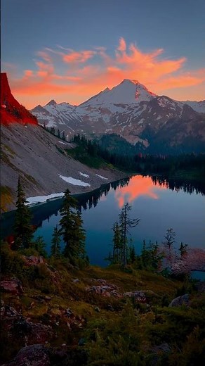 Unforgettable sunset mountain moments 🔥 Mount Baker is possibly my favorite mountain in the Pac