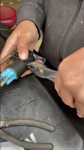 How to Cut and tighten a zip tie without any fancy tools and leaving no sharp edges. ￼