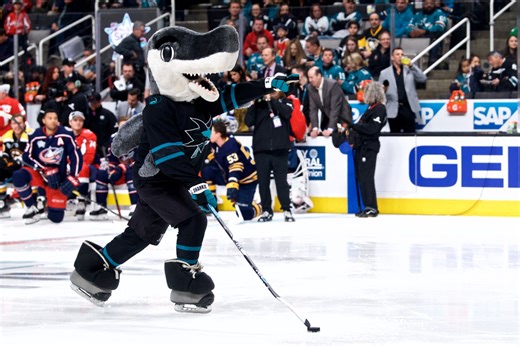 San Jose Sharks apologize after pro-ICE message appears during Hispanic Heritage Night