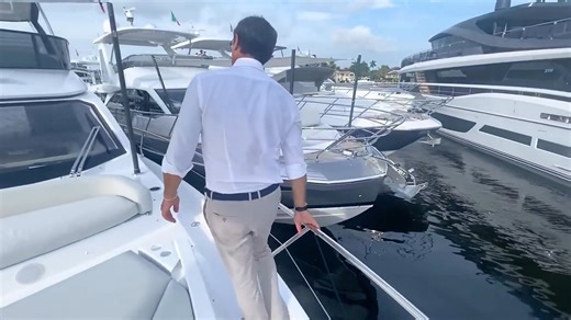 Azimut 53 FLY Part 67 | MarineMax Yachts
