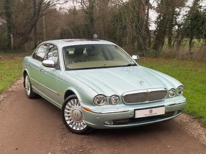 Jaguar XJ Super V8 - 4.2 V8 Supercharged - 31k Miles - Introduction - https://oldcolonelcars.co.uk/