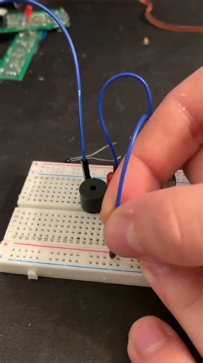 Arduino Flame Sensor with Buzzer and LED Alarm 🔥