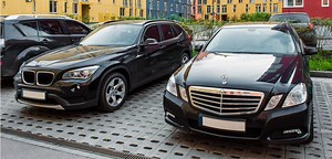 メルセデス・ベンツとBMWの違いを徹底解説します。初めての外車にはメルセデス・ベンツがオススメな理由。