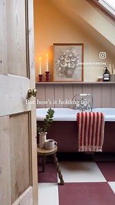 @houseofhetheringtons used Annie Sloan Chalk Paint in Old White and Primer Red to transform her bathroom tiles and WOW what a beautiful transformation it is. In Georgia's own words "It’s a year to this very day since I painted our ensuite bathroom floor tiles. So how are they holding up 365 days later? Well, just bloomin’ fine 🫧 We didn’t have the budget to completely renovate our spare bathroom, so we gave painting the tiles a go, and for the sake of £40, it has definitely paid off! There’s no