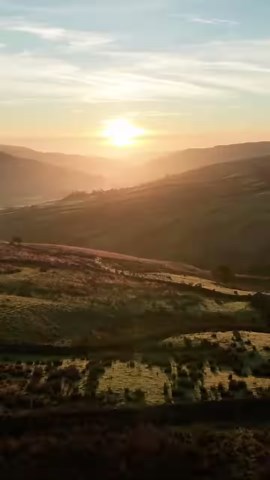 Yorkshire Dales - Northern Light 💛 A video from local Yorkshire Dales photographer, Alex William Helin🎥 Northern lights, stunning sunrises, misty hills, epic sunsets, blooming moorlands, and limestone landscapes - what more could you want? Find more of Alex's spectacular videos on his YouTube channel 👇 https://www.youtube.com/watch?v=YhW8R2GcWa4 Credit | Awhelin Photography #Yorkshiredales | Yorkshire Dales National Park