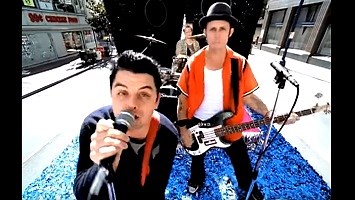 ＜歌詞和訳＞Minority – Green Day　曲の解説と意味も | LyricList (りりっくりすと)