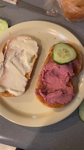 Braunschweiger Sandwich: A Delicious Meat Delight
