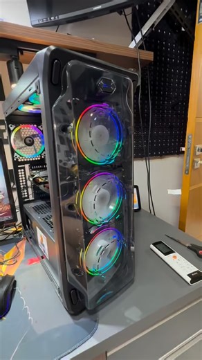 Olga Games on Instagram: "✅ Processador: AMD Ryzen 5 4600G 6 Núcleos e 12 Threads ✅ Memória: 16 GB DDR4 ✅ Placa de vídeo: RADEON 4GB RX570 ✅ Placa mãe: A520M-PLUS II Tuf Gaming ✅ Gabinete Mid Tower com 6 Coolers ✅ Armazenamento Nvme 500GB ✅ Monitor 22 Polegadas Samsung USB ✅ Som embutido no monitor ✅ Mouse PAD ✅ Teclado ✅ Mouse ✅ Pacote Office Instalado ✅ Formatado c/ Windows 10 ✅ Todos os drivers atualizados R$ 3.000,00 TUDO ou R$ 2.500,00 Só o gabinete Até 18 vezes no cartão (verificar) ⚠️ For