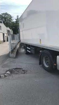 Semi remorque CITY essieu directionnel manœuvre marche arrière difficile !!!