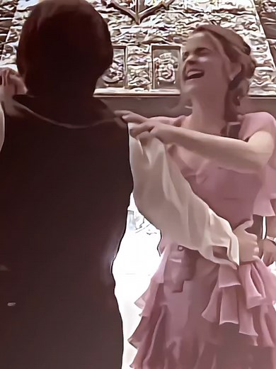 in another life emma and daniel.. ── [ #harrypotter #hermionegranger #emmawatson #behindthescenes #danielradcliffe #justfriends ] ୨ৎ