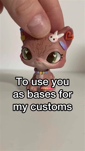 LazyDrag0n on Instagram: "Thought I’d post this funny little video I had in mind😛 RIP to all the bases that sacrificed themselves for my customs in 2025🤭 Can’t wait to create more unique and special customs this year! . . . . . . . #lps #lpsooak #lpscustom #customlps #lpscustomooak"