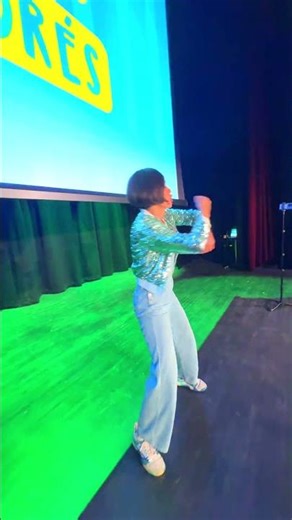 LIVE in concert! 🎶Christina takes the stage! 😮 #123andres #kidsvideo #aramsamsam