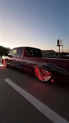 Bagged & Slammed OBS Chevy Silverado 😍 #baggedtrucks #droppedtrucks #loweredtrucks #obschevy #obs