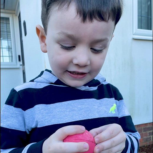 Bees and butterflies help the world go round🐝🦋 That’s why we’re proud to partner with Comic Relief this Red Nose Day and stand by them in their commitment for a better and brighter future for all. You can help the environment AND help change lives, with a little nose that does a lot… Get the kids involved in gardening by helping our insect friends with the Red Nose That Grows, the ultimate biodiversity-friendly mood booster that transforms into beautiful wildflowers, available in-store at Home