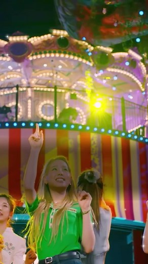 NIZIU Take a Picture English Version Full Lyrics Translation