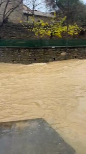 ⚠️ DIRECT #INTEMPÉRIES ➡️ Les #pluies stationnaires se renforcent actuellement dans l'#Aude sur le massif des #Corbières pour ce Vendredi 26 Décembre 2025 avec des #inondations par ruissellement qui sont observées sur la commune de #Saint_Jean_de_Barrou. 🌧️ 🌊 📸 Météo Languedoc Roussillon ©️ | Suivi Météo Aude 11