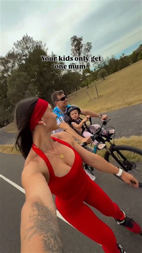 Sofia Pires on Instagram: "🏎️💨 @csb . Outfit - link in bio . #cropshopboutique #postpartumfitness #rollerblading #postpartum #fitpregnancyjourney #prenatalfitness #fitmama #viral #postpartumworkout #postpartumjourney #breastfeeding #passion #dedication #fitnessmotivation #fitness #motivation #babymama #fitmom #fitspo #gym #workout #reel #baby #csb #mum #mom #outfit #killeroutfit #fit"