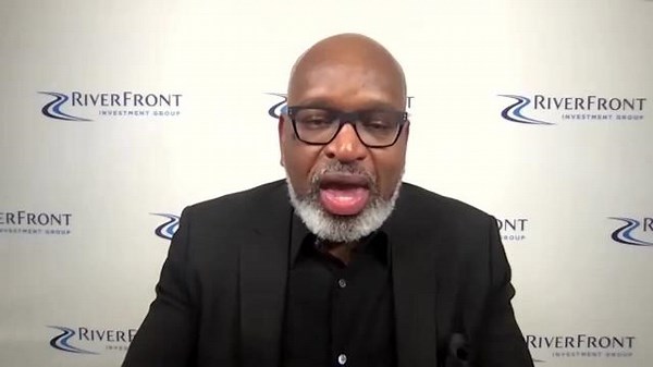 Fixed income expert favors short-term bonds as inflation may rise