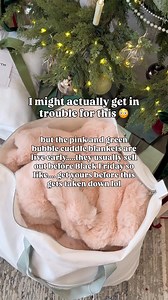 174K views | The Cuddle Blanket’s deep, velvety softness makes every moment feel like a warm hug. Gift it once — they’ll thank you forever. | Cozy Earth | Facebook