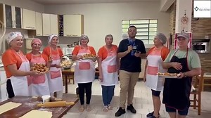 Grupo de Mulheres do bairro Juventude pretende oferecer quatro tipos de grostoli Participando pela segunda vez do Festival do Grostoli, as integrantes do Grupo de Mulheres Nossa Senhora de Fátima, do bairro Juventude, estão experimentando novas receitas, provando e escolhendo as melhores para colocar à venda no festival, dias 19, 20 e 21 de abril, no largo da Igreja Matriz São Pedro. As receitas são de familiares, de tias, de nonas ou irmãs. O clube tem pessoas novas que passaram a se integrar n