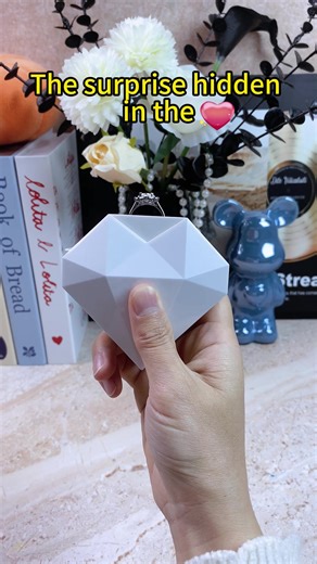 Looking for the perfect Valentine's surprise? 💖 This luxury heart-shaped ring box with an automatic pop-up feature is all you need to create a magical moment! 🎁✨ Shop now and make your proposal or gift unforgettable! 💍💝 #ValentinesDayGift #ProposalIdeas #LuxuryRingBox #HeartShapeBox #RomanticSurprise