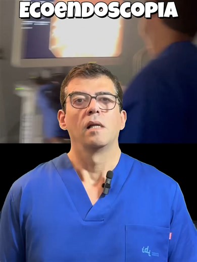 ¿Qué es la ecoendoscopia? Cuando necesitas ver más que con una endoscopia normal La ecoendoscopia (EUS) es una endoscopia avanzada que combina ultrasonido y endoscopia para ver más allá de la pared del tubo digestivo. Ideal para estudiar tumores del páncreas, vías biliares, linfáticos o lesiones subepiteliales. Se usa para estadificar cánceres de esófago, estómago y páncreas, y para hacer biopsias guiadas por ultrasonido (FNA). Es menos invasiva que una cirugía y más precisa que una TAC. Requier