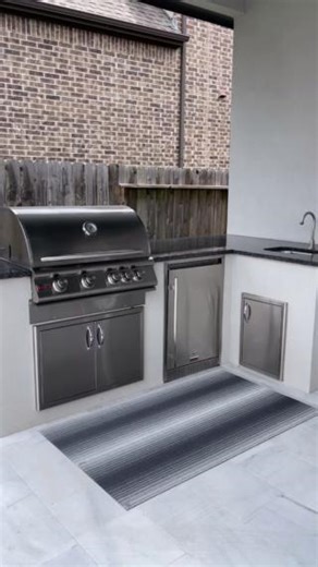 Looking for outdoor kitchen ideas? We've got you covered! Check out our ultimate guide below ⤵️ 🔗: https://www.bbqguys.com/a/38155/learn/outdoor-kitchens/ideas #LifesBetterInTheBackyard | BBQGuys