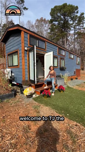 After experiencing profound loss, @living.the.tiny.dream made a major life decision: they downsized from a 2,000 sq ft house into a beautifully designed 320 sq ft tiny home on wheels. Builder/model: Mint Tiny House Company Canada Goose � Community: @cranmoremeadows 📸 || @brian_bear_butler | Tiny Home Tours