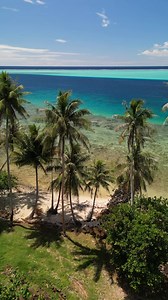 Avez-vous déjà rêvé de découvrir Tahiti Et Ses Îles d'en haut ? ✈️ Admirez les nuances de bleu des lagons, les atolls isolés et la végétation luxuriante qui compose le tableau polynésien. C’est une expérience inoubliable qui vous donnera envie de plonger dans ces eaux cristallines. 📸 @loin2lacasa #LoveTahiti #TahitiEtSesÎles #TahitiTourisme #Tahiti #TahitiLife | Tahiti Tourisme