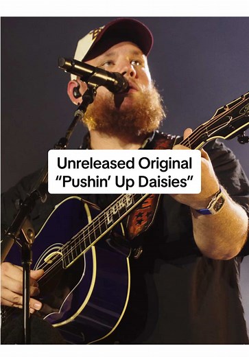 Luke Combs Live Performance of 'Pushin' Up Daisies'