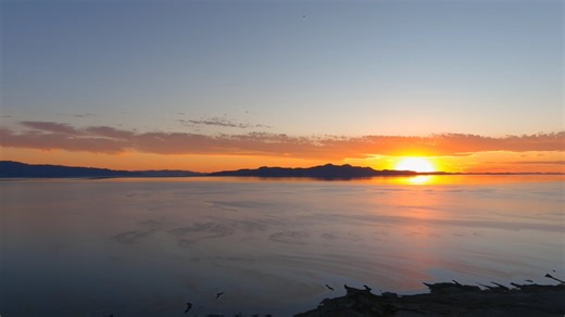 5.3K views · 69 reactions | STUNNING!  Be-UTAH-ful sunset looking across Great Salt Lake! Can you believe such a desert state has such a "GREAT" lake? haha : SALT LAKE COUNTY : Chris Williams, via kutv.com/chimein | KUTV 2News | Facebook