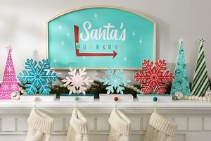 Don’t flake out on your holiday décor this season! ❄️ Watch and learn how to make your own festive stocking hangers! Subscribe to ChalkStyle at chalkcouture.com for more DIY inspo! #chalk #chalkcouture #chalkstyle #tutorial #howto #DIY #DIYcraft #DIYproject #DIYhomedecor #homedecor #holidaydecor #christmasdecor #holiday #christmas | Chalk Couture