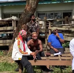 33K views · 1K reactions | THIS COLD IS TOO MUCH, Let me use this one and wipe this cold  | Whity Bindex | Facebook