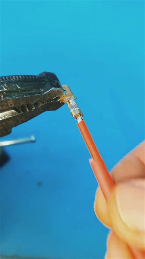 Electrical wires trick 朗 #tips #howtomake #tricks #lifehacks101 #ideas #fix | simplecreativity | Facebook