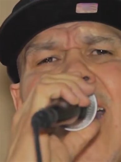 Salsa Romántica: Un Viaje Emocionante a los 90s