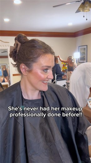 Screaming at how beautiful this bridal party is😍 Plus grandma🫶🏻