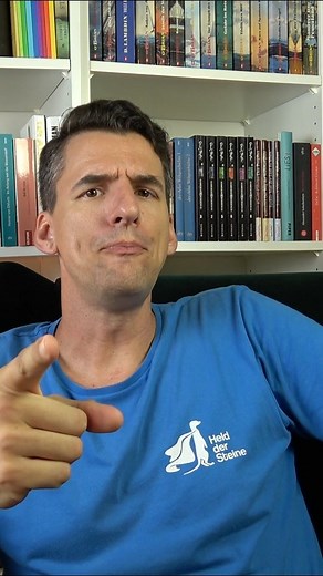 Held der Steine on Instagram: "Welt, die Stadt Frankfurt verblüfft mich immer wieder. Beim Thema Bildung und Schulplanung z.B., da gibt's ein schönes Video auf "der Held". Ist Eure Stadt auch immer überrascht, dass nach der 4. Klasse die 5. folgt? #potzblitz #bisdreizählenundandereabenteuer #helddersteine #alltagsheld #frankfurtammain"