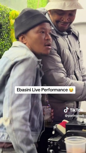 Ebasini Live Performance by London #tiktokviral #trendingreels #SAMA28 #amapianochallenge #giplaspin #London #hangovermonday